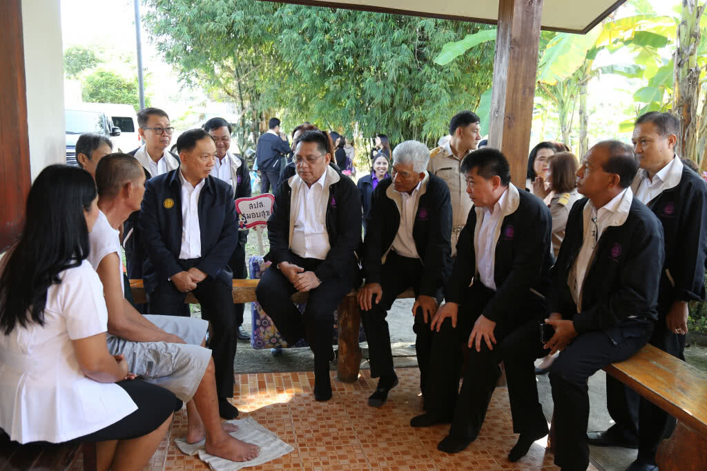 รมว.แรงงาน ลงพื้นที่ให้กำลังใจผู้ประกันตนทุพพลภาพ จ.เชียงราย