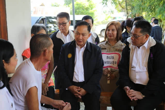 รมว.แรงงาน ลงพื้นที่ให้กำลังใจผู้ประกันตนทุพพลภาพ จ.เชียงราย