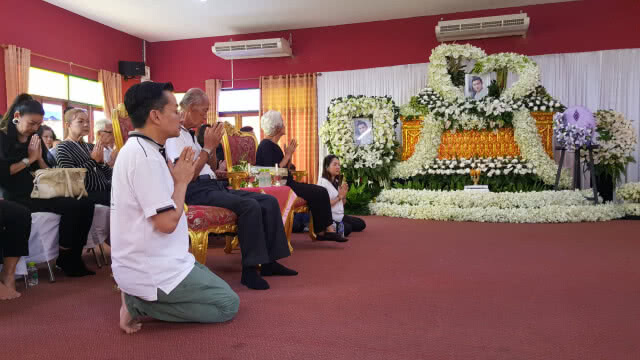 ครอบครัววรธรรมทำบุญครบ50วัน "โอ วรุฒ"