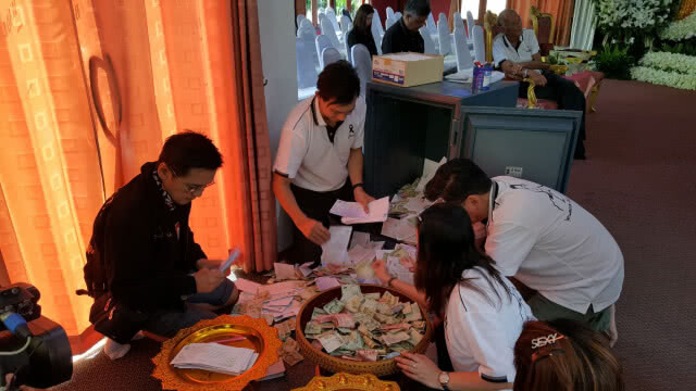 ครอบครัววรธรรมทำบุญครบ50วัน "โอ วรุฒ"
