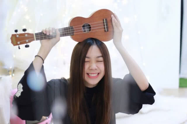 เหล่าโอตะสุดทุ่ม!!! ซื้อป้ายโฆษณาอวยพรวันเกิด "ปัญ BNK48" ที่สถานีใหญ่รถไฟใต้ดิน ในกรุงโซล