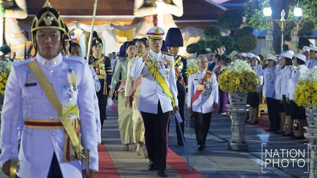 สมเด็จพระเจ้าอยู่หัว เสด็จพระราชดำเนิน ไปในการพระราชพิธีทรงบำเพ็ญพระราชกุศลถวายผ้าพระกฐิน พ.ศ.2561 สมเด็จพระเจ้าอยู่หัว เสด็จพระราชดำเนิน ไปในการพระราชพิธีทรงบำเพ็ญพระราชกุศลถวายผ้าพระกฐิน พ.ศ.2561