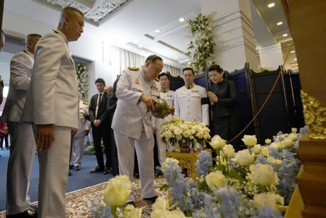 พิธีพระราชทานน้ำหลวงอาบศพ "คุณวิชัย"