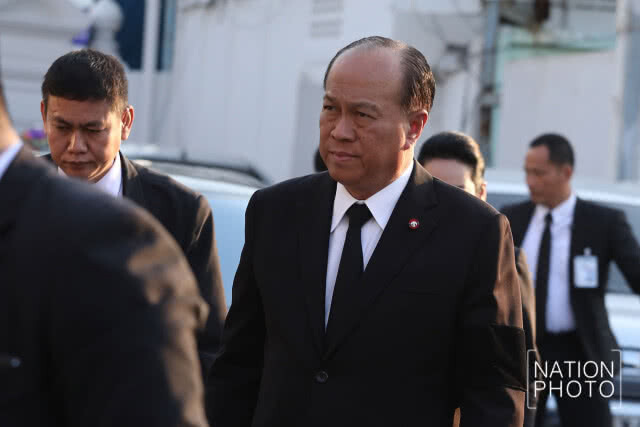 สวดอภิธรรมคืนแรก คนหลั่งไหลร่วมอาลัย "เจ้าสัววิชัย"