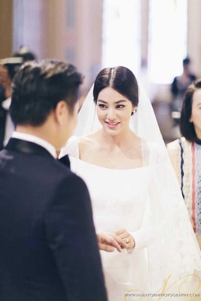 "พิตต้า" ฉลองแต่งแฟนหนุ่ม "อ๊อบ พลช" หลังคบยาว 13 ปี!