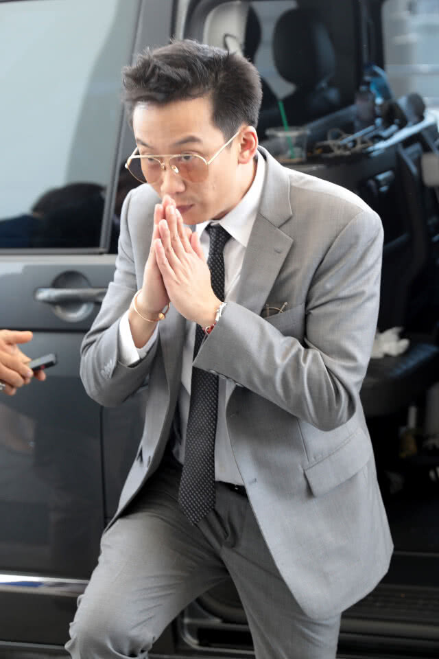 "โอ๊ค" ปฏิเสธ คดีฟอกเงินทุจริต ธ.กรุงไทย 10ล้านปัดตอบ สังกัดพรรคไทยรักษาชาติ