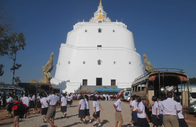 "ประวิตร" ยัน ยอดบริจาค 30 ล้านสร้างเจดีย์ มาจากเพื่อนสมัยเด็ก