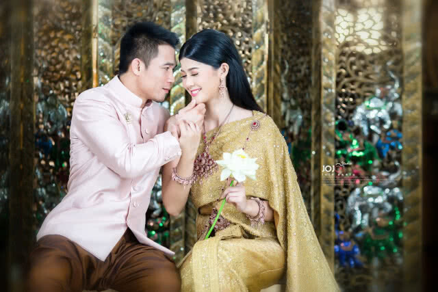 มาแล้ว!! ภาพพรีเวดดิ้ง "ศรีสะเกษ-จ๊ะจ๋า" ในชุดไทย