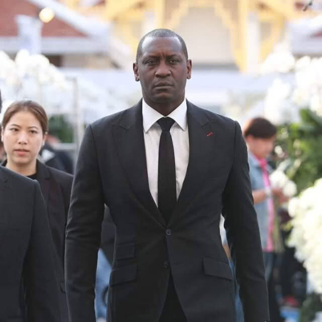 "เฮสกีย์" มาไทย ร่วมไว้อาลัย "เจ้าสัววิชัย"