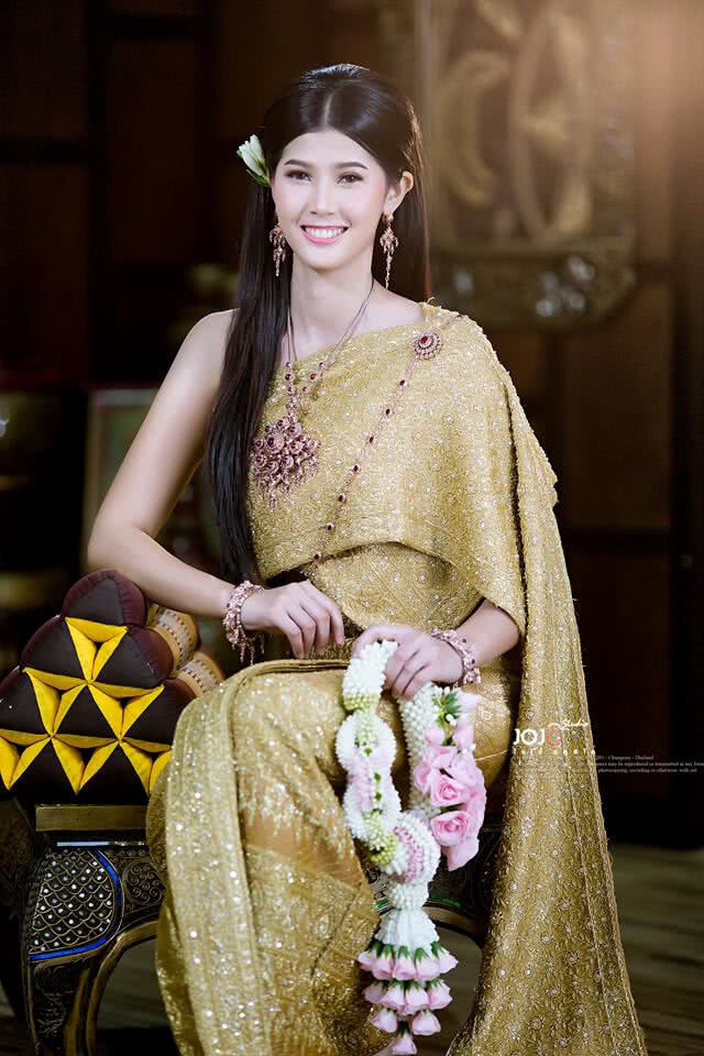 มาแล้ว!! ภาพพรีเวดดิ้ง "ศรีสะเกษ-จ๊ะจ๋า" ในชุดไทย