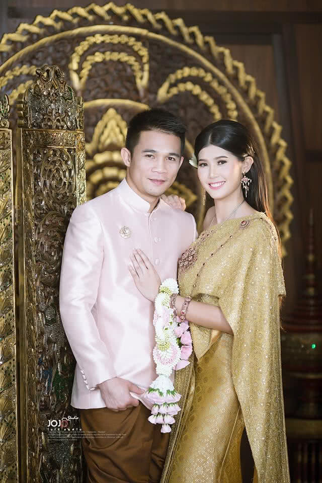 มาแล้ว!! ภาพพรีเวดดิ้ง "ศรีสะเกษ-จ๊ะจ๋า" ในชุดไทย