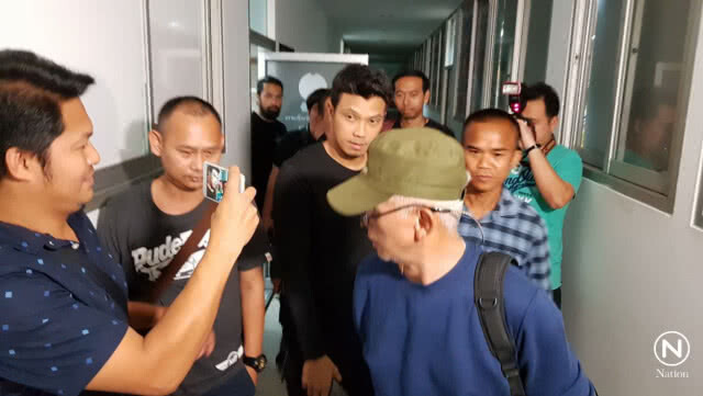 จับ "หนุ่ม กะลา" คาเวที หลังถูกออกหมายจับคดีละเมิดฯ