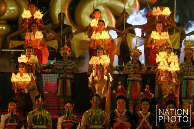เนรมิตมหาปรากฏการณ์ งานเปิดเมืองไอคอนสยาม