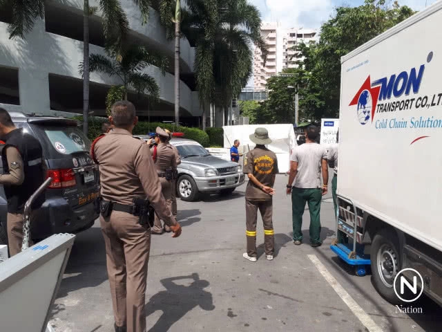 ชายกระโดดห้างดัง ย่านบางกะปิ