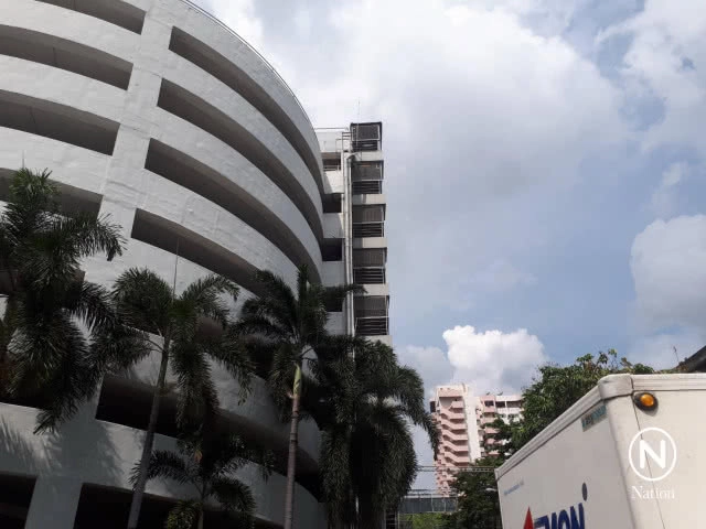 ชายกระโดดห้างดัง ย่านบางกะปิ