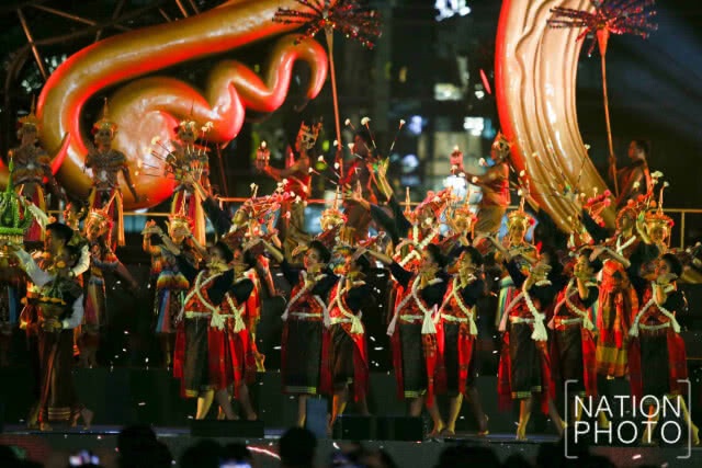 เนรมิตมหาปรากฏการณ์ งานเปิดเมืองไอคอนสยาม