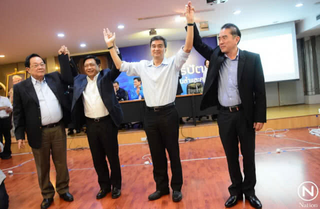 "มาร์ค" ชนะหยั่งเสียง หัวหน้า "ปชป."