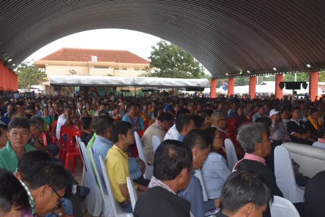 สนามเลือกตั้งสระแก้วคึกคัก ทีม"เสนาะ-เสรีพิศุทธิ์-ตรีนุช" ลงพื้นที่ขอเสียงชาวไร่อ้อยกว่า 4,000 คน