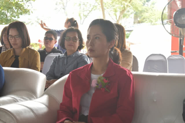 สนามเลือกตั้งสระแก้วคึกคัก ทีม"เสนาะ-เสรีพิศุทธิ์-ตรีนุช" ลงพื้นที่ขอเสียงชาวไร่อ้อยกว่า 4,000 คน