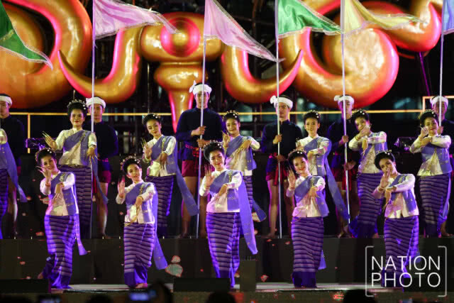 เนรมิตมหาปรากฏการณ์ งานเปิดเมืองไอคอนสยาม