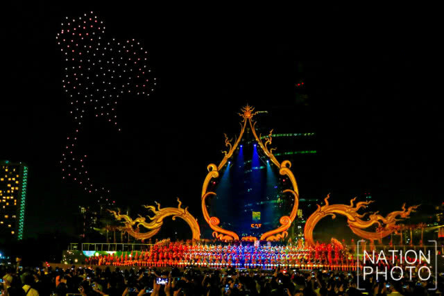 เนรมิตมหาปรากฏการณ์ งานเปิดเมืองไอคอนสยาม
