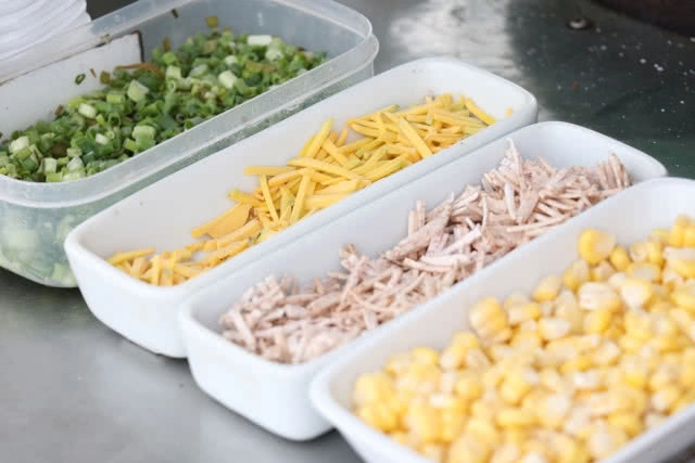 ชวนชิมขนมครกสูตรโบราณ "ลุงป๋อง"