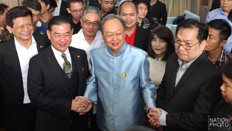 4 รัฐมนตรี พร้อมแกนนำ รอต้อนรับรับสมัครสมาชิก ที่พรรคพลังประชารัฐด้วยตัวเองวันแรก