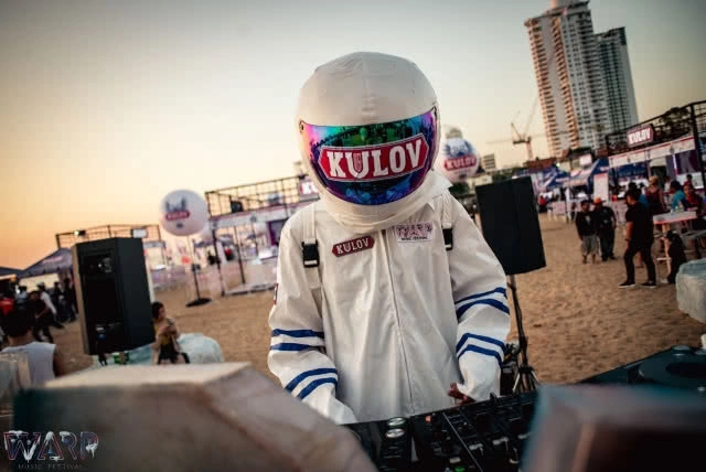 ส่งสาวกขึ้นยาน KULOV Presents WARP Music Festival 2018