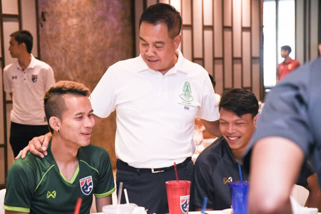 นายกสมาคมฯ ให้กำลังใจ "ช้างศึก" ก่อนบู๊แข้ง "อินโดนีเซีย"