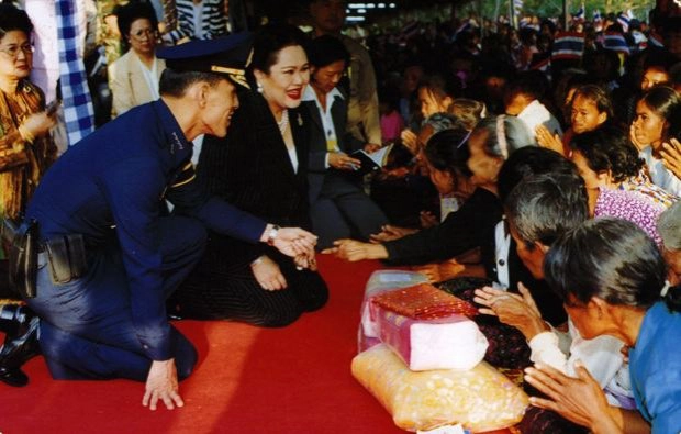ในหลวง ร.10 พระราชทานพระราชานุญาตจัดงาน "อุ่นไอรัก คลายความหนาว สายน้ำแห่งรัตนโกสินทร์"