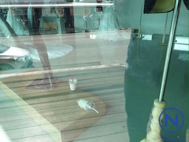 ร้านเช่าชุดวิวาห์ลวงโลกปิดเงียบ ... เจ้าของตึกติดป้ายไม่รู้เห็น