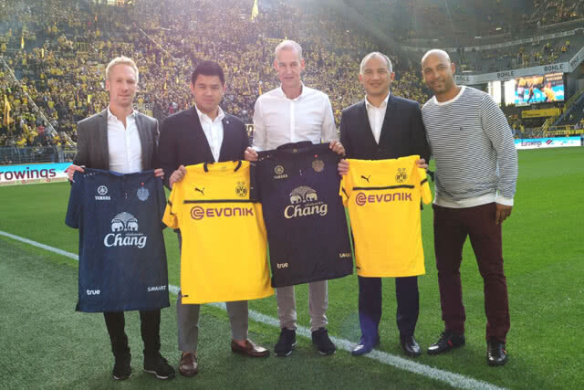 18  พ.ย.  เกมแห่งตำนาน" ดอร์ทมุนด์"ดวล "ปราสาทสายฟ้า"