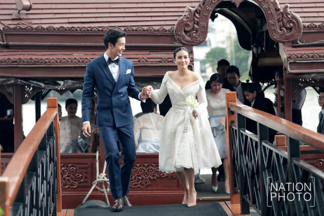 ชื่นมื่น พุฒ-จุ๋ย ควงคู่เข้าประตูวิวาห์
