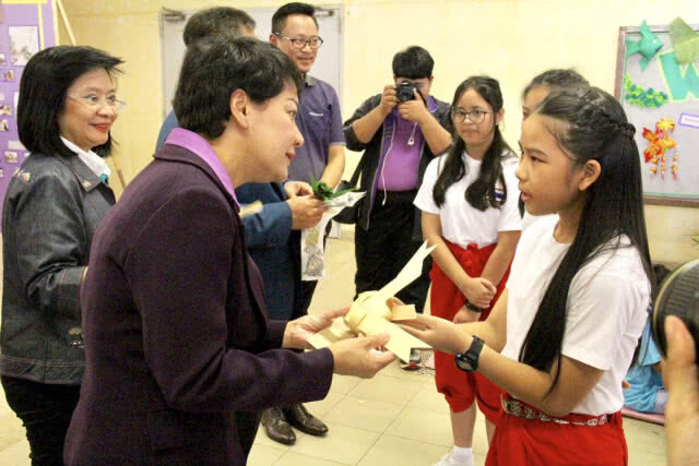 โรงเรียนสาธิตเกษตรพหุภาษากระชับพื้นที่ ดึงคนในบ้านมาเป็นครอบครัวเดียวกัน