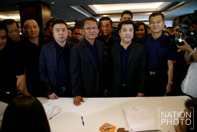 "สามมิตร" มาแล้ว รวมกลุ่ม สู้ศึกเลือกตั้ง"สมศักดิ์" ยัน มั่นใจ พปชร.พร้อมที่สุด