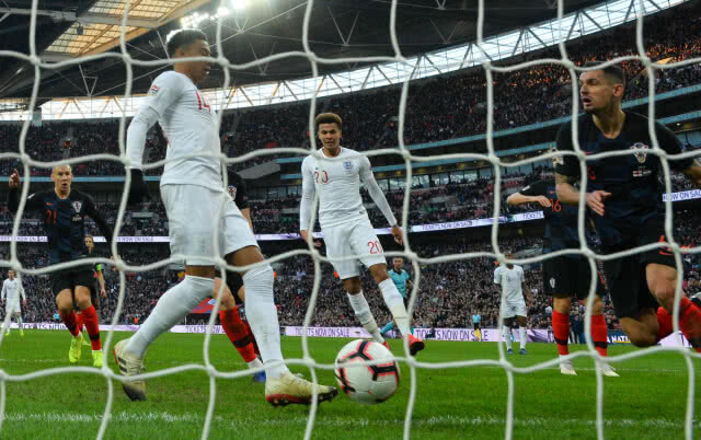 "อังกฤษ" พลิกเฉือน "โครแอต" 2-1 ลิ่วรอบรองศึกเนชั่นส์ลีก