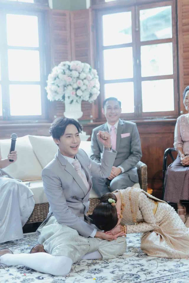 "ต๊ะ วริษฐ์" ยกขันหมากหมั้น "แอน วริษฐา"