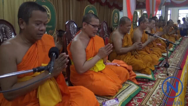 พระภิกษุสงฆ์นับพันประชาชนครึ่งหมื่นร่วมพิธีปิดศพพระเทพญาณโมลี