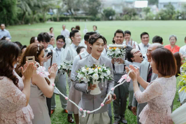 "ต๊ะ วริษฐ์" ยกขันหมากหมั้น "แอน วริษฐา"