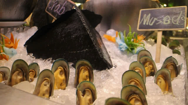 BBQ Seafood Buffet กินอิ่มแบบหรูหราได้ไม่เกินงบ @ห้องอาหาร  RADIUS Restaurant