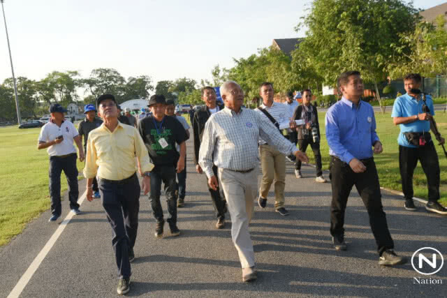 "สุเทพ" เดินคารวะนครศรีธรรมราช "จิมมี่ ชวาลา" รอรับให้กำลังใจ