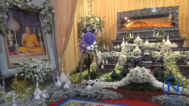 พระภิกษุสงฆ์นับพันประชาชนครึ่งหมื่นร่วมพิธีปิดศพพระเทพญาณโมลี