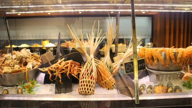 BBQ Seafood Buffet กินอิ่มแบบหรูหราได้ไม่เกินงบ @ห้องอาหาร  RADIUS Restaurant