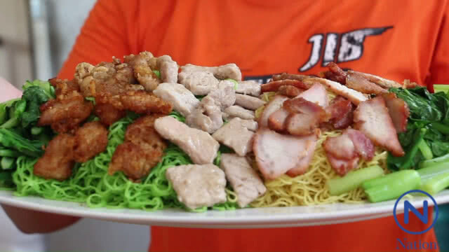 ร้านก๋วยเตี๋ยวท้ากินบะหมี่ชามยักษ์...ใครกินหมดแถมเงินให้ด้วย