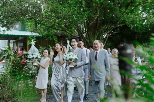 "ต๊ะ วริษฐ์" ยกขันหมากหมั้น "แอน วริษฐา"