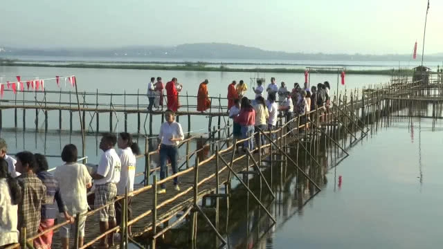 จุดเช็คอินแห่งใหม่ "กว๊านพะเยาขัวแตะบุญ" ท่าเรือโบราณส่งเสริมการท่องเที่ยว