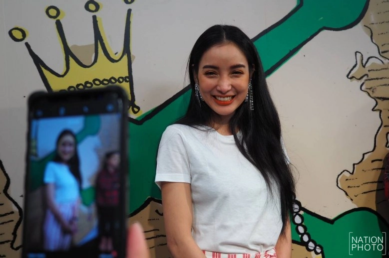 "แพท" เผยฝ่ายชายส่งดอกไม้วันครบรอบแต่งงานตลอด ย้ำยังไม่มีการเคลียร์กัน