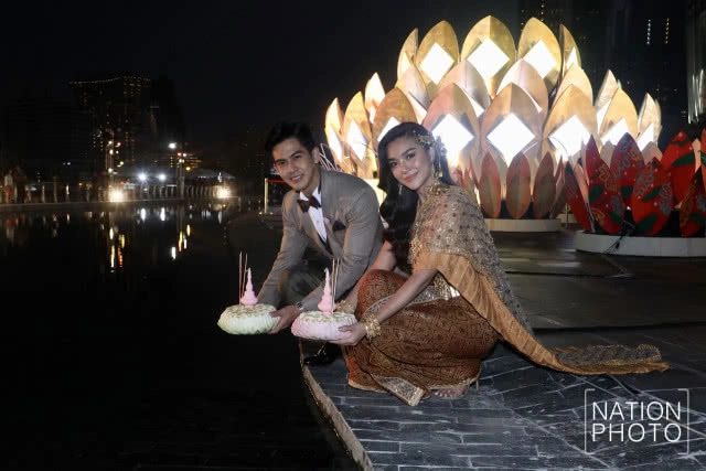 บรรยากาศงานลอยกระทง "ไอคอนสยาม "