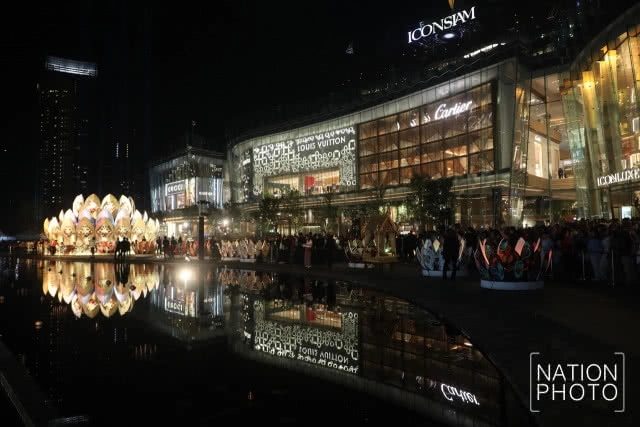 บรรยากาศงานลอยกระทง "ไอคอนสยาม "