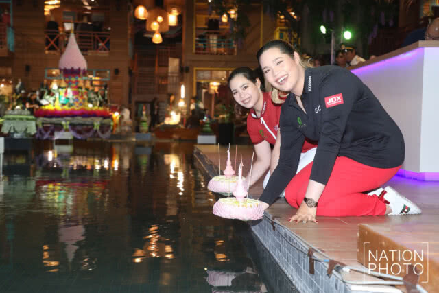 ไอคอนสยาม ต้อนรับ สองพี่น้อง "โปรเม-โปรโม"